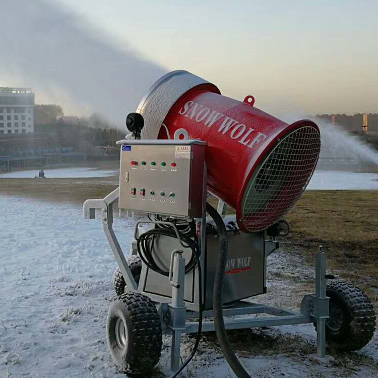 滑雪場(chǎng)造雪機