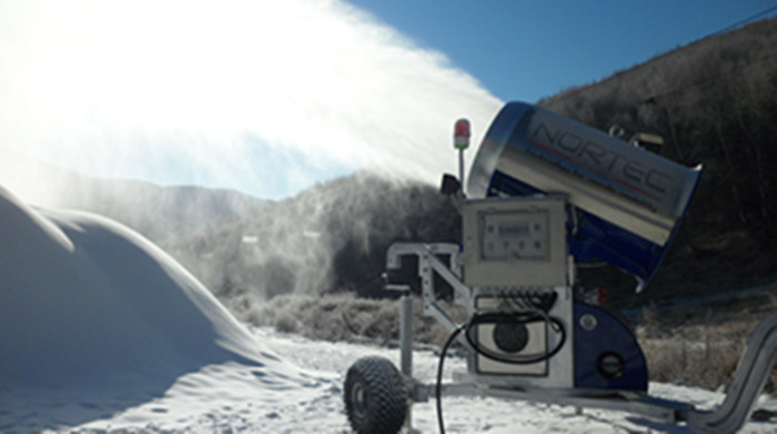 優(yōu)質(zhì)滑雪場(chǎng)造雪機